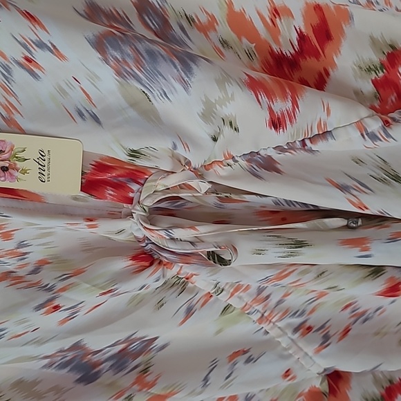 Floral Blouse - Picture 3 of 4